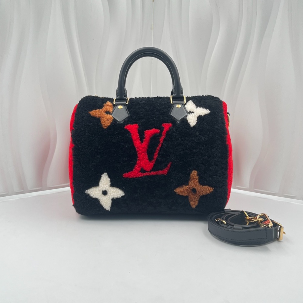 LOUIS VUITTON Speedy Bandoulière 25 Monogram Teddy Black Shearling